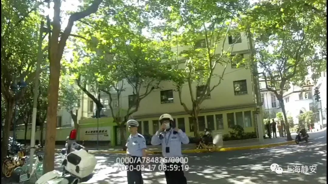 女子突发哮喘民警紧急送医,突发哮喘被警察发现