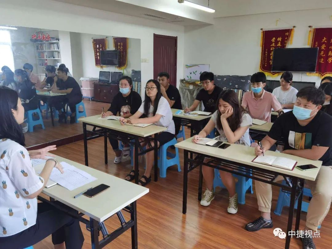 共青团开展返乡大学生座谈会,本级团组织创建流动团员团支部