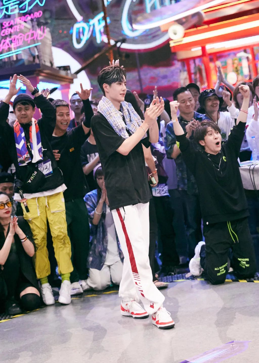 这就是街舞带来的商业价值,街舞不是不务正业的代名词