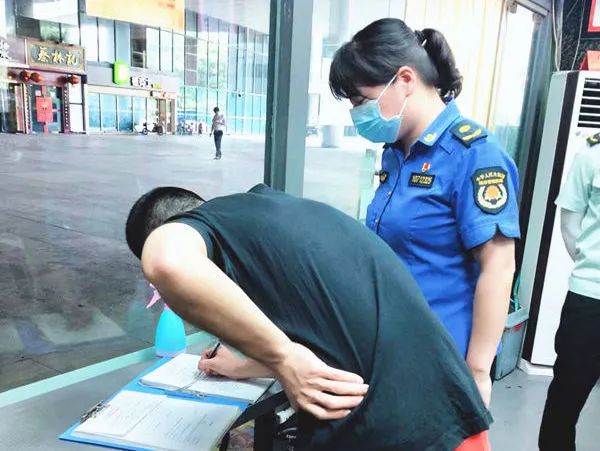 武汉站标识标牌,武汉擦亮城市窗口