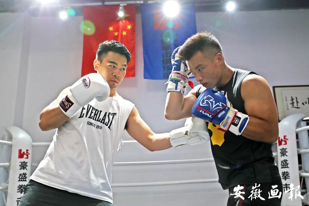 鍩庤鍚堣偉,鍚堣偉鍩庤