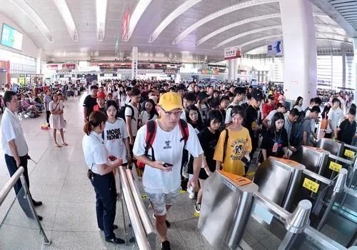 在网上买火车票什么时候可以捡漏,十一火车票抢票技巧