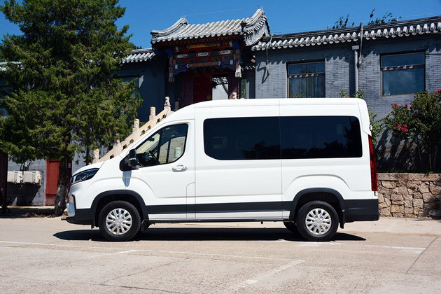 上汽大通maxusv90最新款,上汽maxusv90轻客自动挡