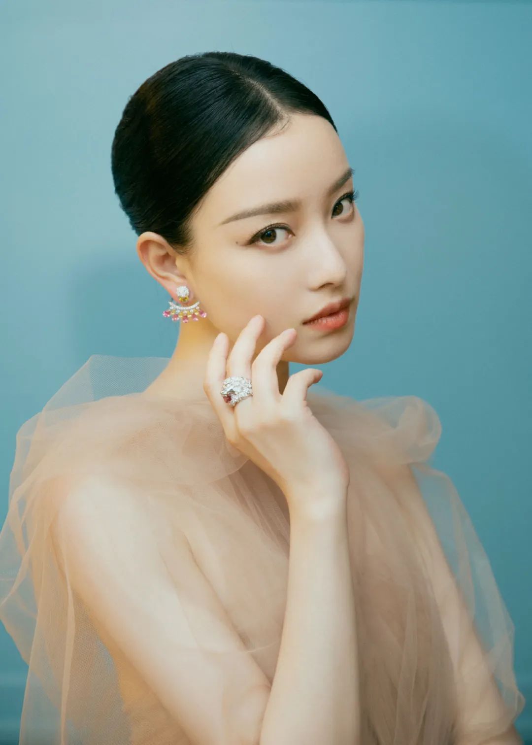 BAO美啦｜在脸上怒点七颗痣，金晨老师真的有颜任性...