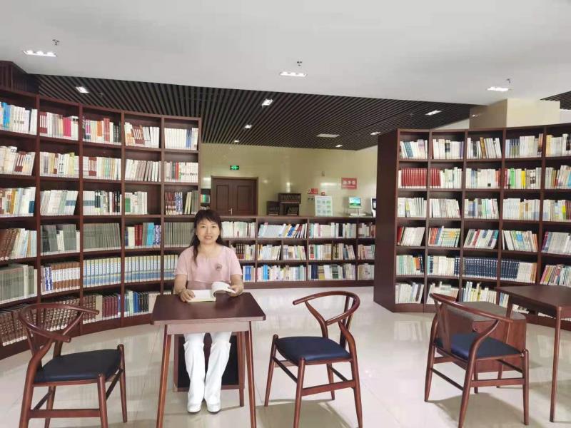 周清：以师者风华浇灌思政魅力之花