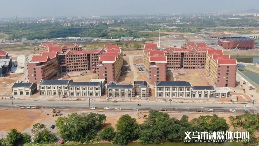 在义乌，教育不能说没有钱、没有地、没有时间研究……