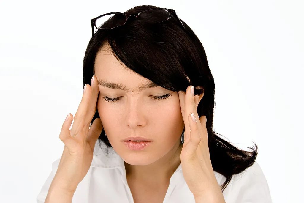 严重黑眼圈是身体发出的信号吗,黑眼圈不可怕