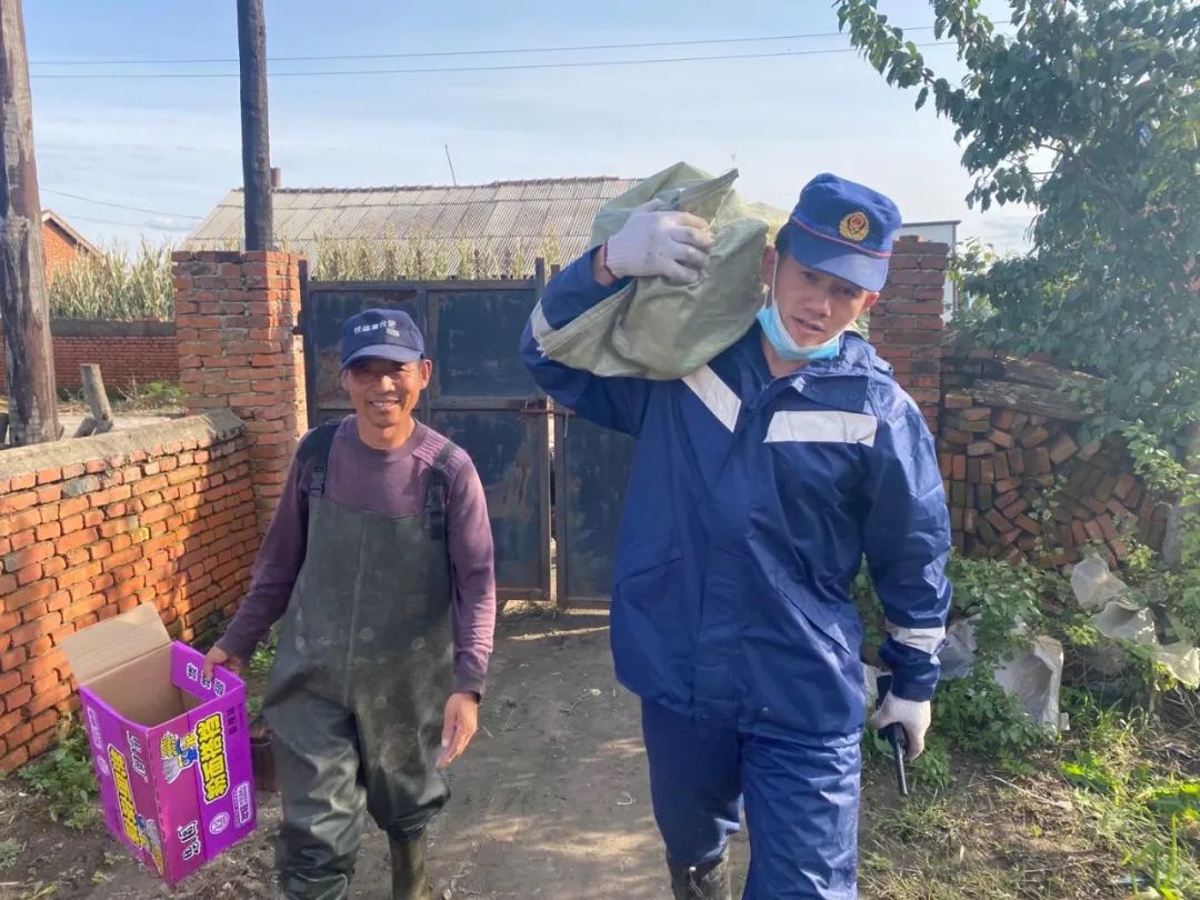 抢险救援有哪些,抗洪救灾他们奋战在一线