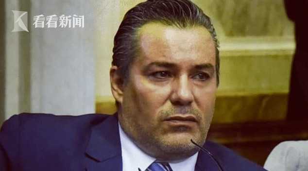 阿根廷议员吻妻子原视频,阿根廷议员吻妻子视频