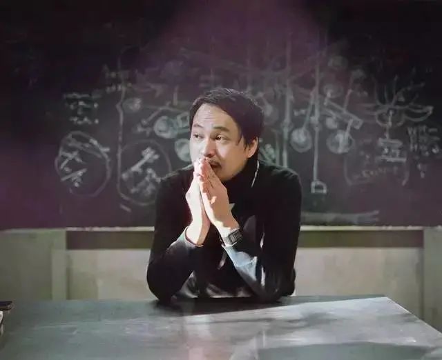 他是日本著名“花花公子”，拈花惹草只为极致的美