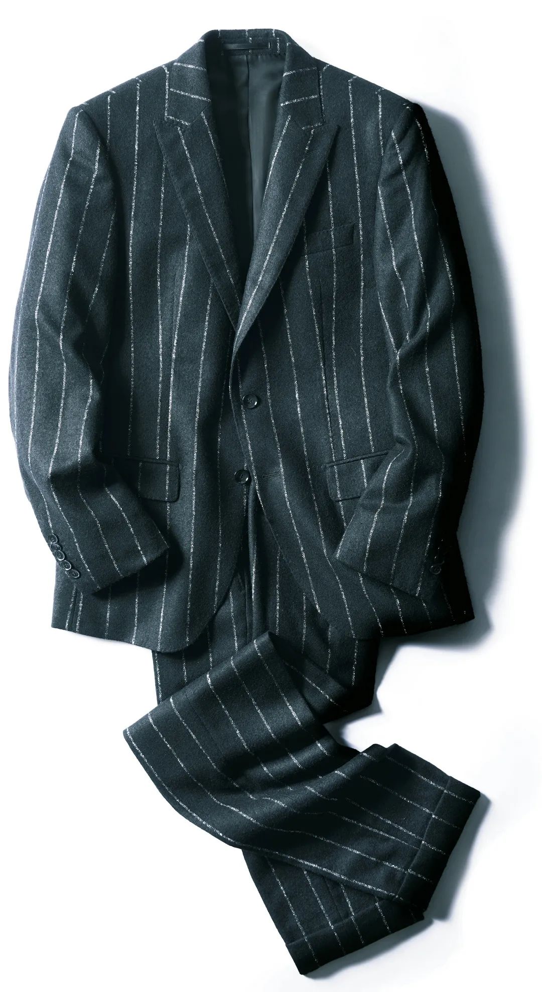 高雅和低俗的最大区别在于,哪种西装一看就很高级