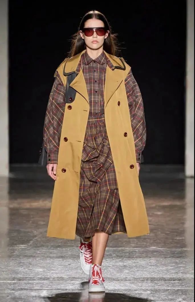 三款很有质感的风衣,今年最火的6款时髦风衣