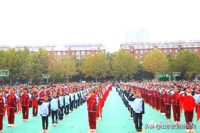 高举团旗跟党走黑板报,高举团旗跟党走主题板报