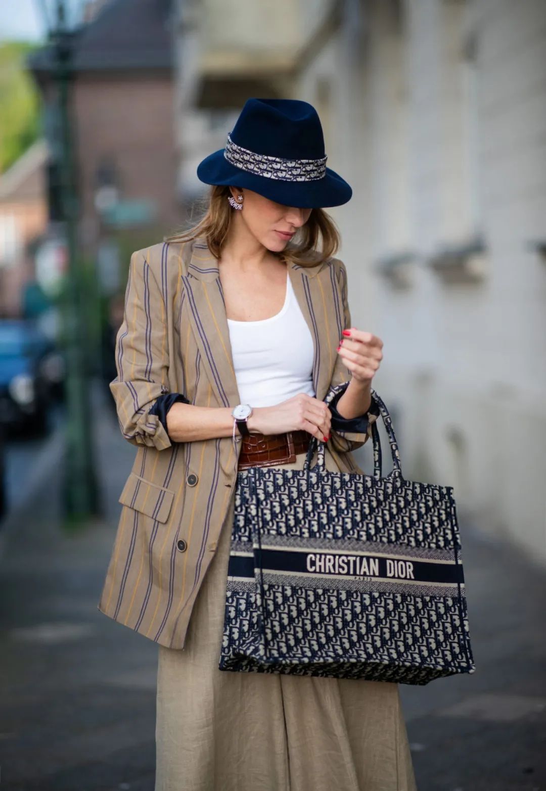 大牌包包为什么都那么丑,这么丑的大牌包包是真的吗