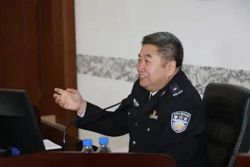 公主岭市监狱*党**委书记、监狱长叶鸿利受邀到长春城郊地区人民检察院，为该院2020年度巡回检查专班授课