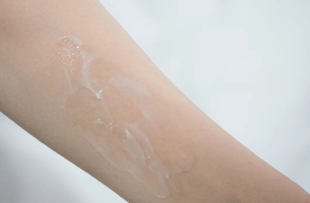 怎样拍出像没化妆一样的好看照片,普通人怎么拍摄出模特效果