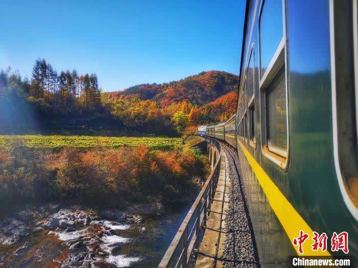 大山公交车时间表,大山里行驶的火车