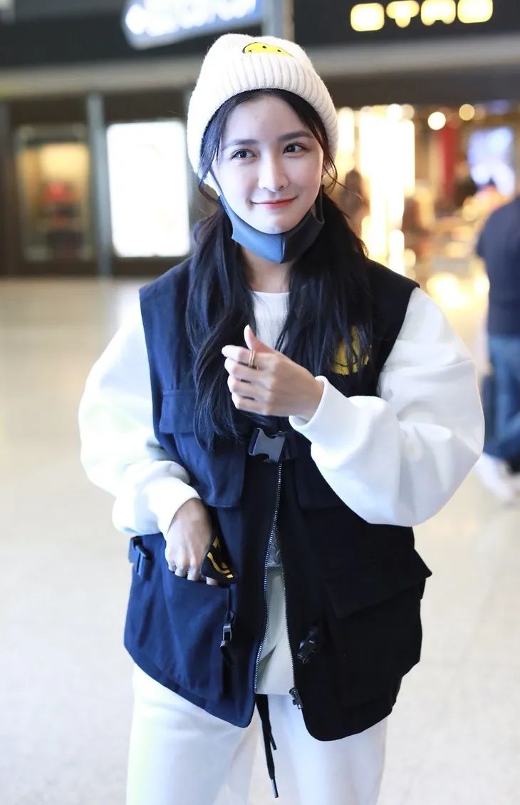 卫衣无帽赵露思,卫衣赵露思