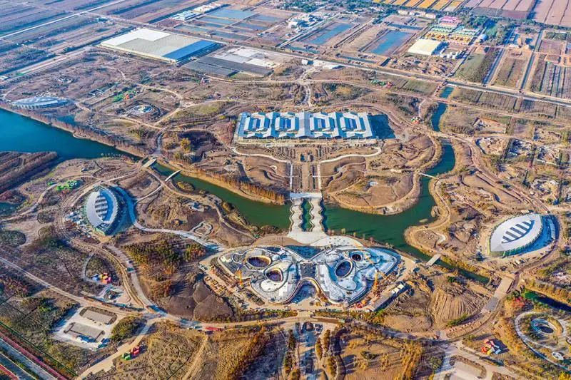 【提示】两棵“大树”迎宾！花博园主入口大门钢结构吊装完成