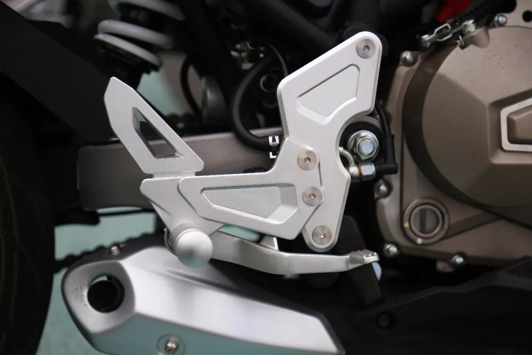 最便宜的双缸250仿赛,250双缸仿赛单摇臂