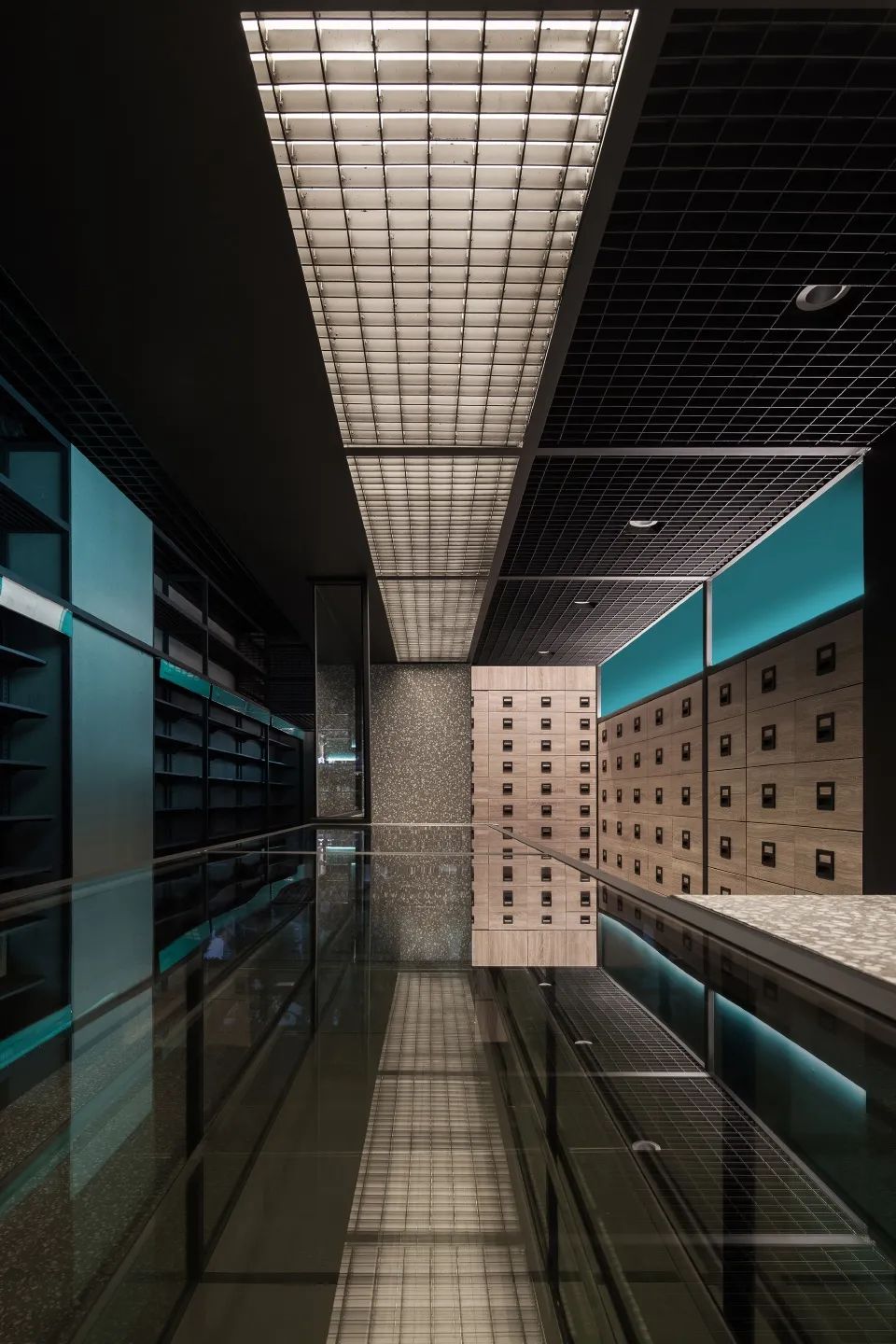 冷峻理性、精准高效-厦门德善堂药店/喜玛拉雅设计