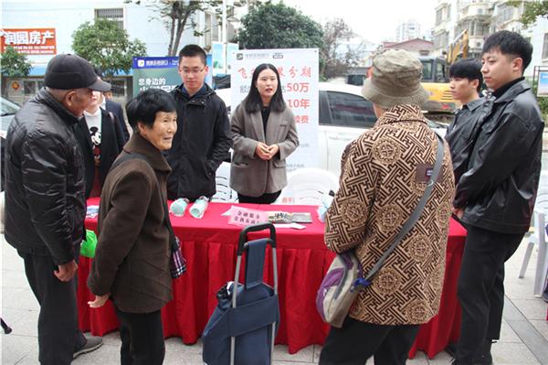 新时代文明实践志愿服务集市开集,新时代文明实践志愿服务授旗仪式