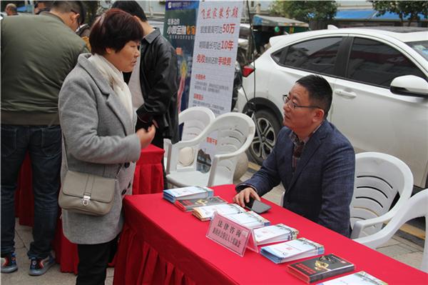 新时代文明实践志愿服务集市开集,新时代文明实践志愿服务授旗仪式