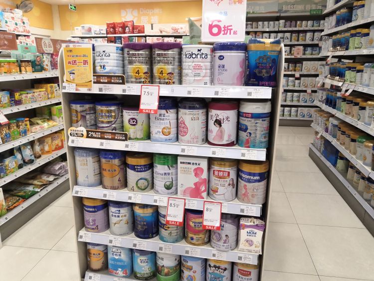 国产奶粉为什么逆袭洋品牌,进口下滑