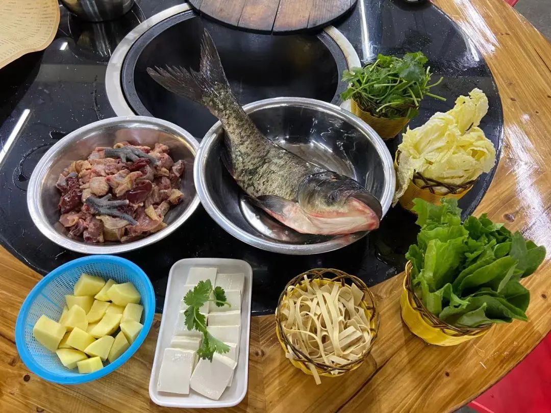 「沸点时刻」今夜我们都是干饭人！柴火鸡、烤肉、仙都酱板鸭、9.9元洁牙等！更有大牌美妆低至4.6折