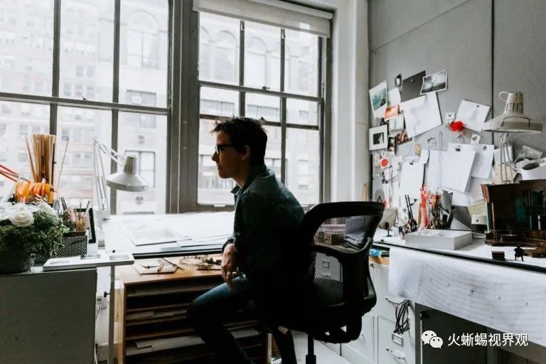 百老汇剧院舞台布景,唯一一个中国设计师