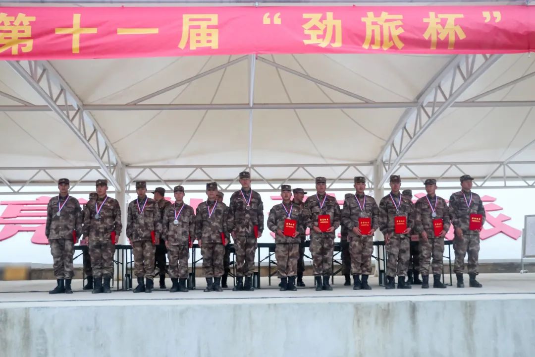 寒风中的他们完整版,寒风中他们一直在坚守