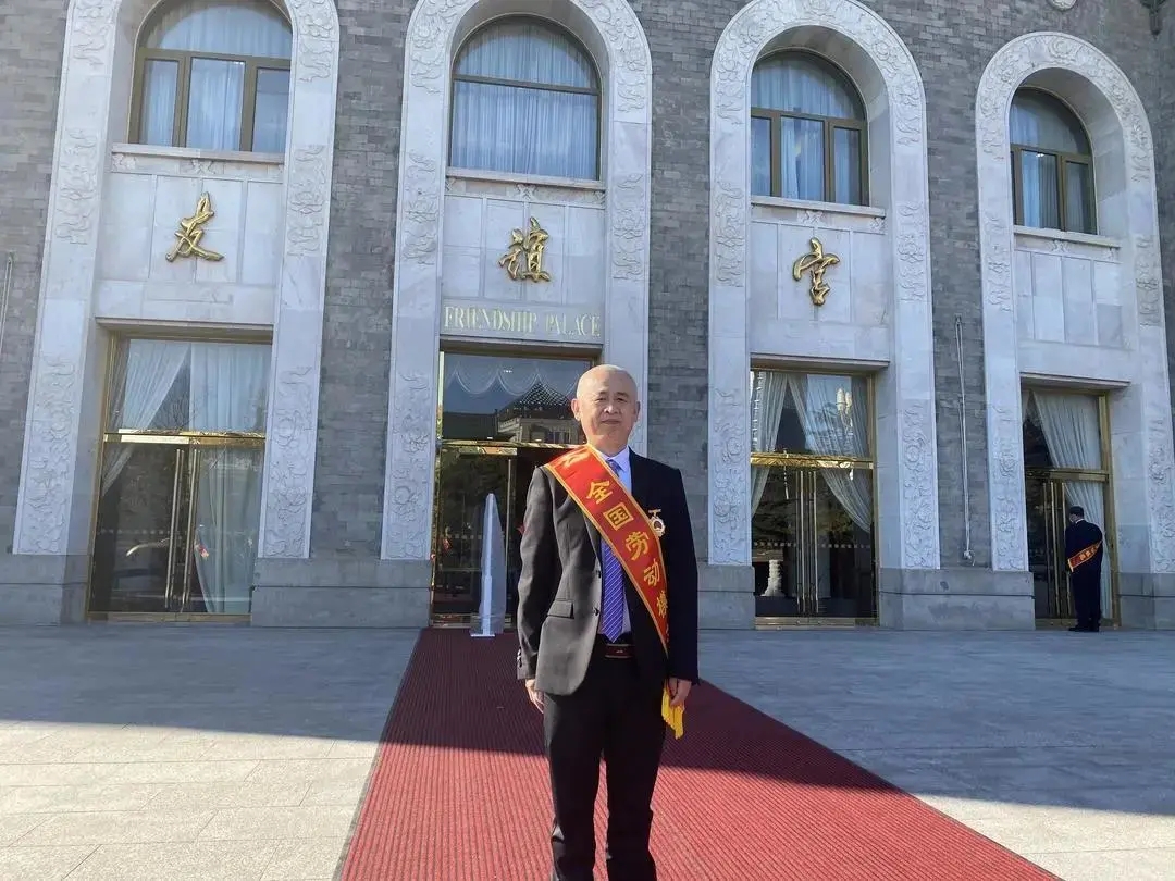 嘉兴这位劳模技术高超，产品受飞利浦、欧司朗等国际品牌青睐