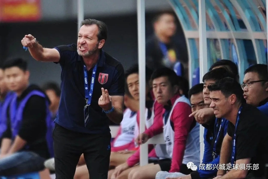 成都兴城卡洛斯,成都兴城主教练卡洛斯