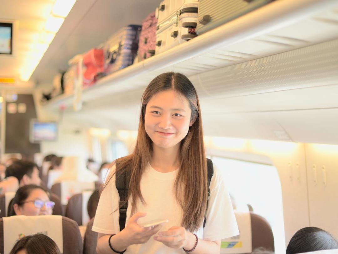 向优秀看齐向榜样靠拢,向优秀的前辈们看齐