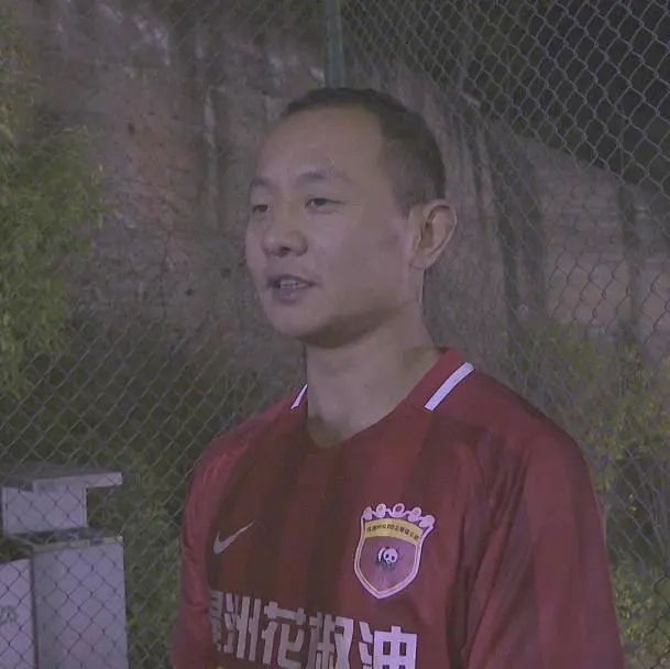 激情绿茵运动会入场,足球邀请赛激情开赛