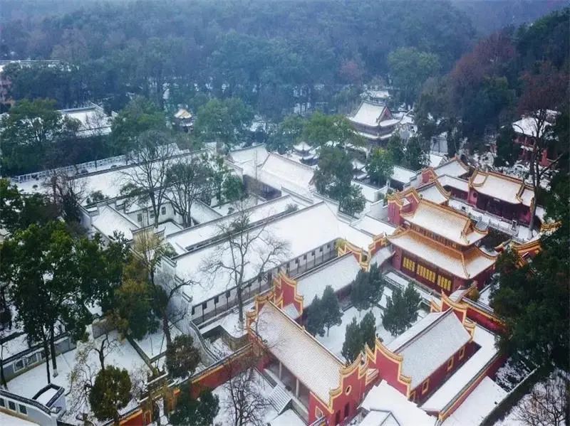 今天22:30档，CCTV-1《开讲啦》带你打卡岳麓书院，探访千年学府的前世今生