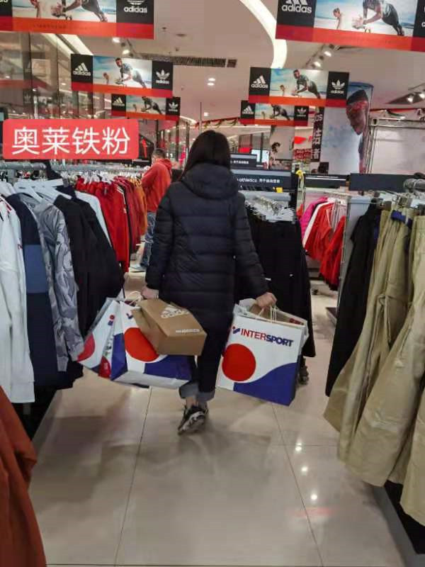 积极主动诚相待，热心肠造就“带货王”——记联盛奥特莱斯许海燕