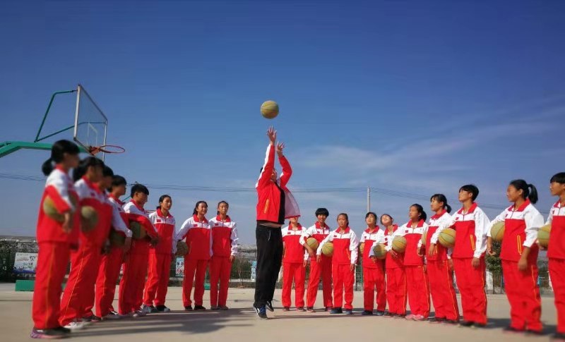 为乡村学校播撒体育火种,体育让学生动起来