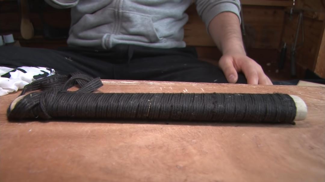 本人25岁做机械制造四年,日本小伙做了一把纸刀