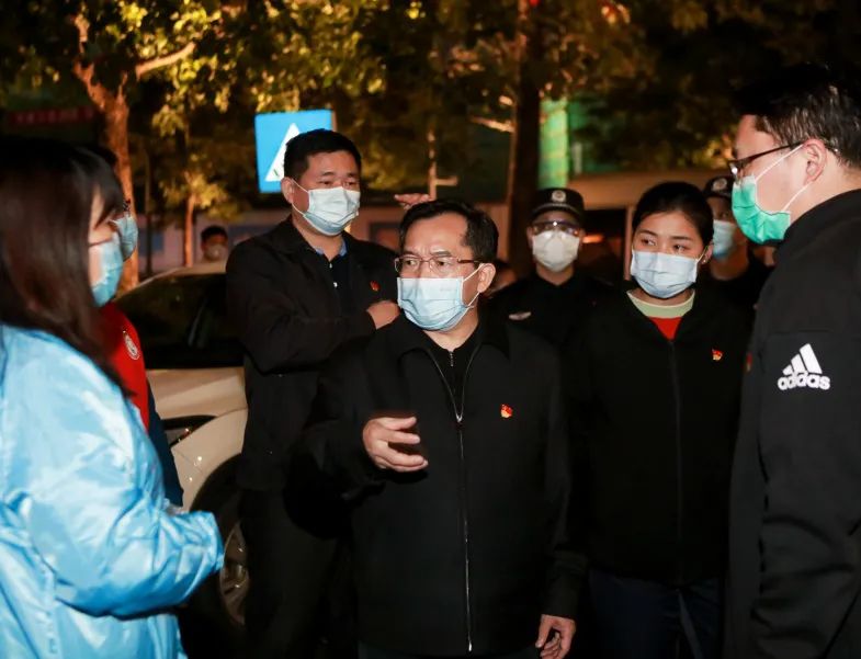 大浪街道拍了拍“你”，并递上2020成绩单