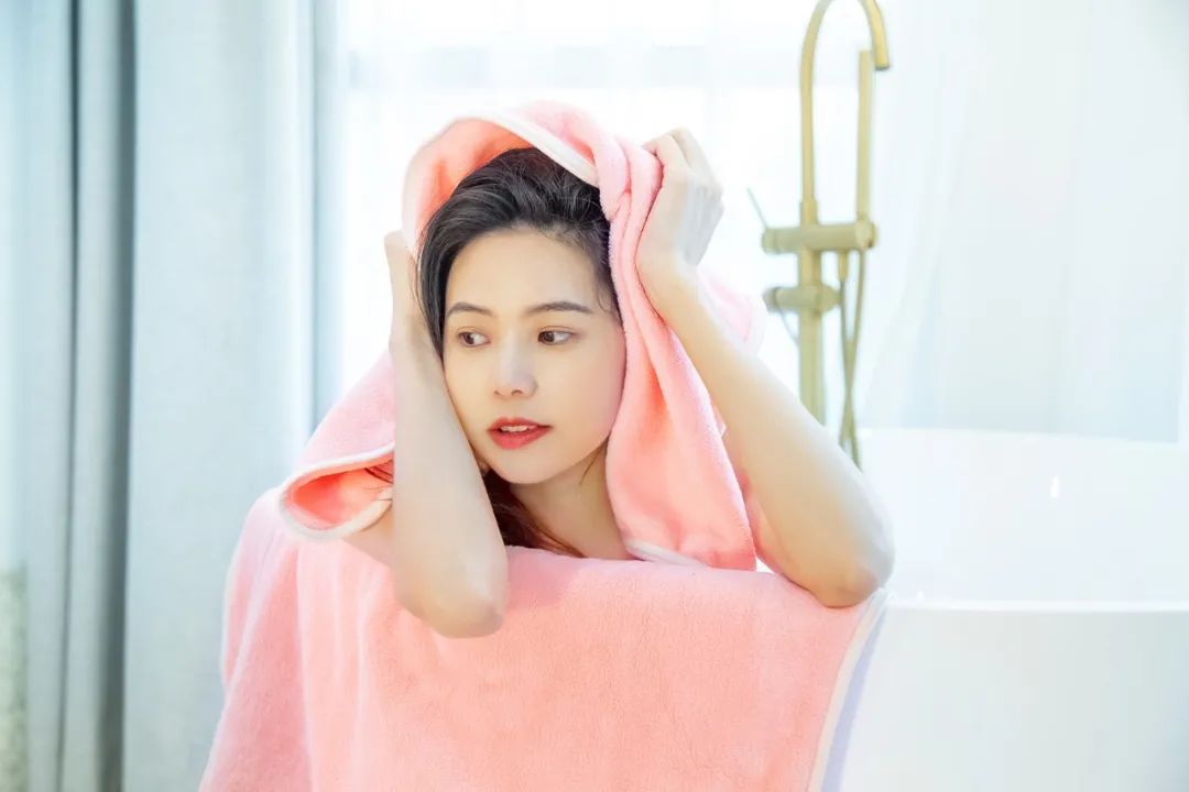 很会吸水的浴巾,冬天浴巾吸水性超强不掉毛