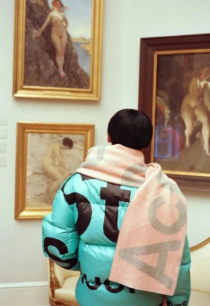 配饰狂|程潇的大牌围巾，logo特大但不显老