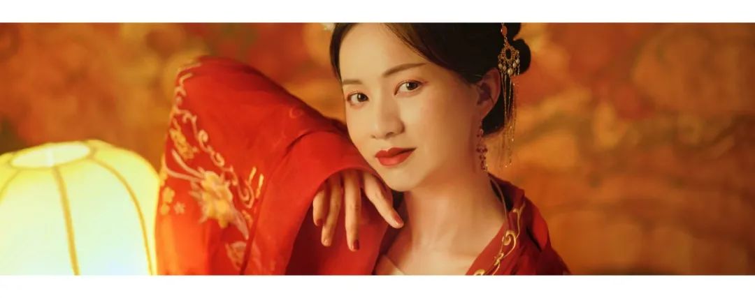 年度最上头的口红只要100多块,最正的正红色口红