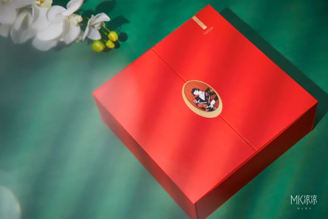 年度最上头的口红只要100多块,最正的正红色口红