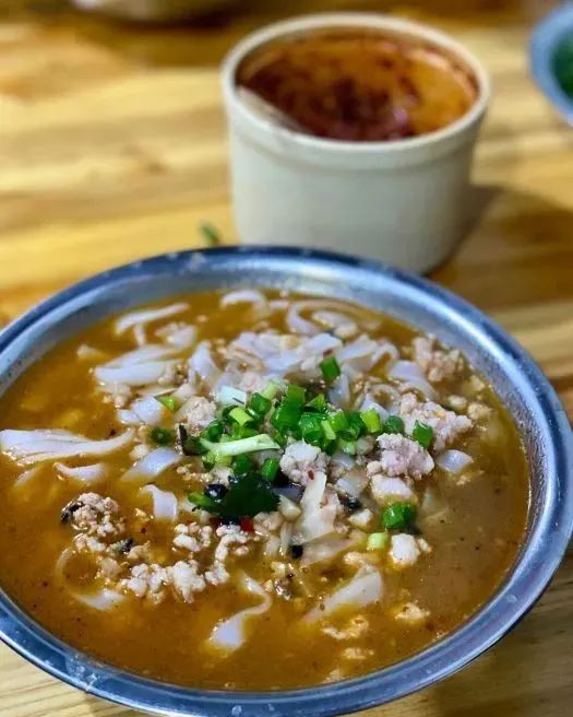 南宁这15家小店，没空调、几乎没座位，却从冬天排队到了夏天！