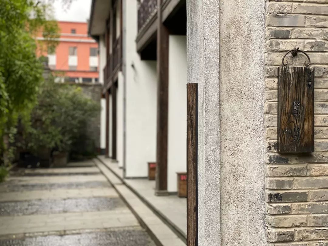 杭州湖边邨酒店怎么订便宜,西湖边住宿酒店哪个好