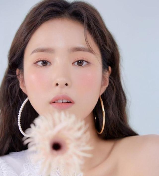 申世景颜值分析,申世景日常生活照