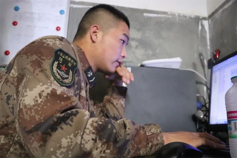 70年代部队生活视频,中俄边境部队真实生活