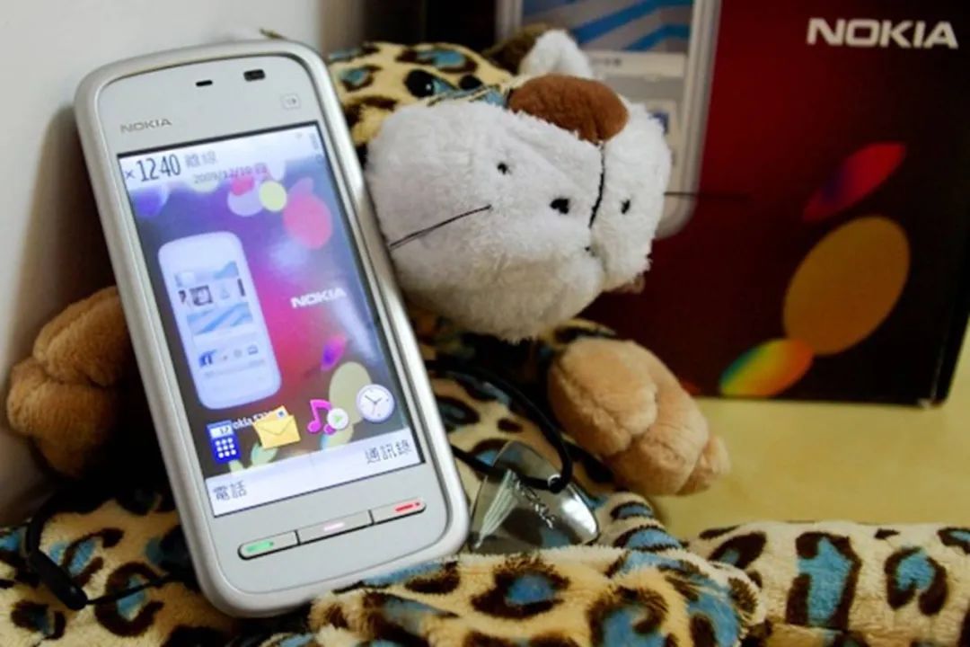 鑻规灉绗旇鏈槸闆鹃潰灞忚繕鏄暅闈㈠睆,闆鹃潰灞忓拰闀滈潰灞忕湅鐢靛奖鍝釜鏇村ソ