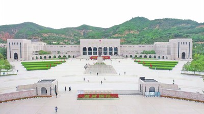 以党的创新理论凝聚共识,全党上下形成共识